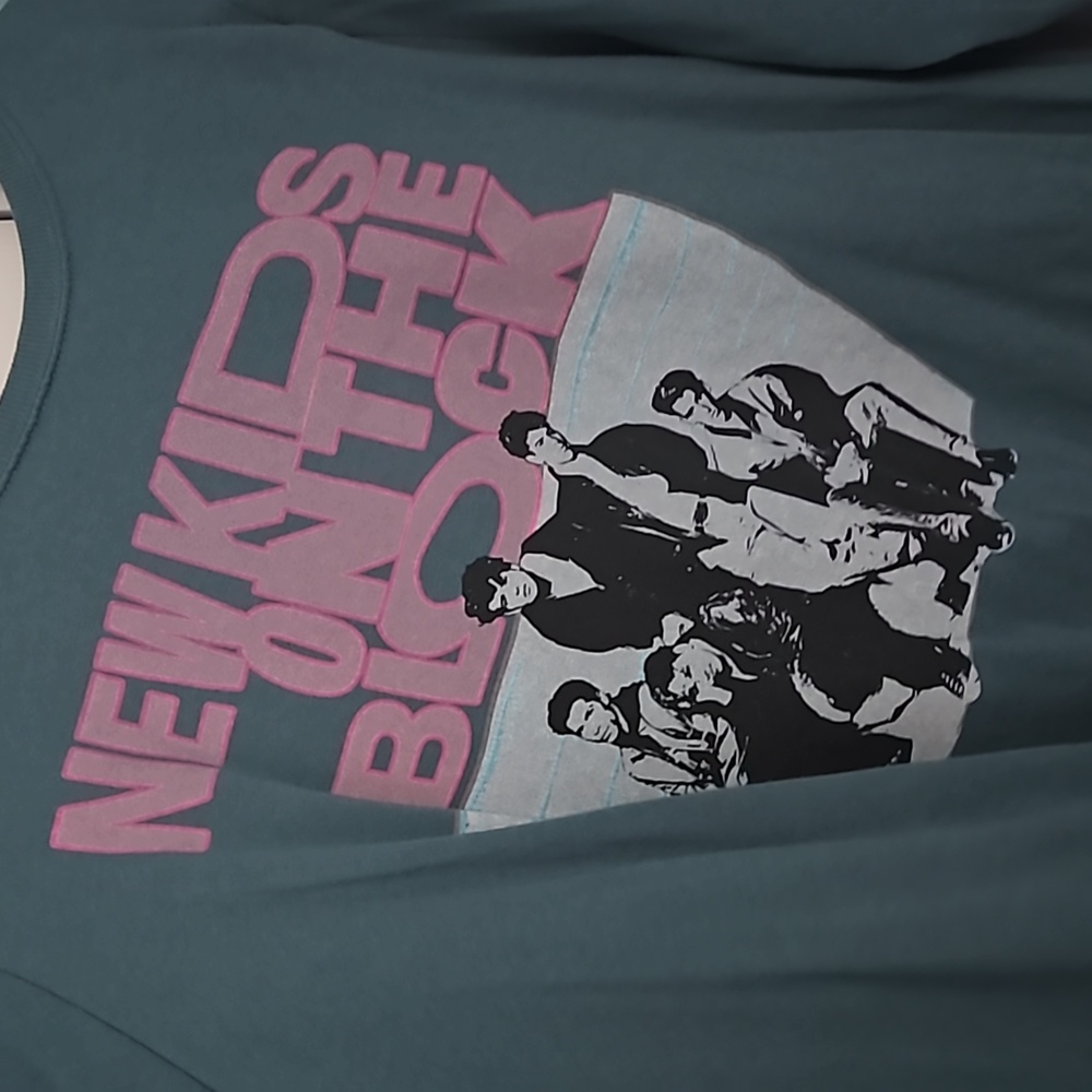 Torrid size 4  nkotb sweat shirt